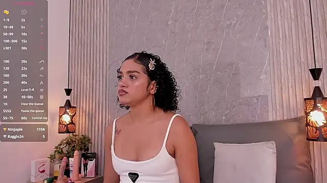 Snapshot of Alahia_Baiter chatting on January 20, 2025, 7:46 pm Alahia Baiter online show from January 20, 2025, 7:46 pm