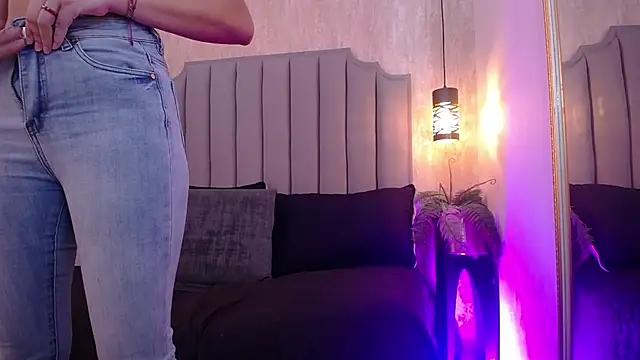 Snapshot of Alahia_Baiter chatting on February 22, 2025, 5:46 pm Alahia Baiter online show from February 22, 2025, 5:46 pm