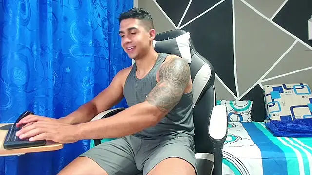 Snapshot of astrom_greyy chatting on October 10, 2025, 10:32 pm astrom greyy online show from October 10, 2025, 10:32 pm