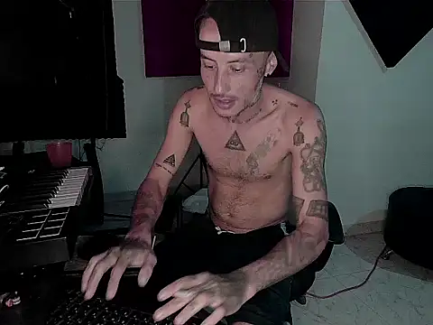 patrik tattoo  online show from November 25, 2025, 12:11 am