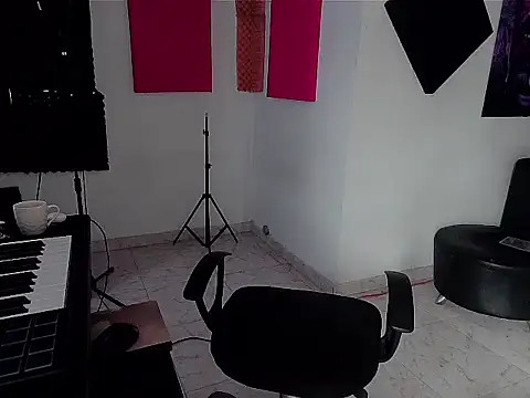 patrik tattoo  online show from November 14, 2025, 9:18 pm