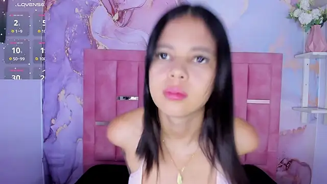 LizzMartin online show from September 27, 2025, 7:09 pm