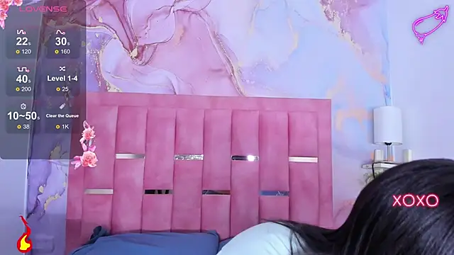 LizzMartin online show from March 4, 2025, 7:11 pm