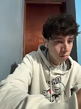 Omaaaaaaa00001 online show from November 28, 2025, 5:02 pm