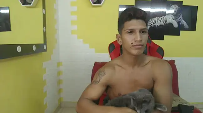 mau elixxx online show from January 2, 2025, 6:18 am