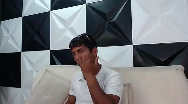 mau elixxx online show from February 1, 2025, 7:34 pm