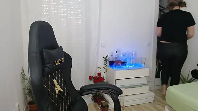 Genesisgems11  online show from February 28, 2025, 7:15 am