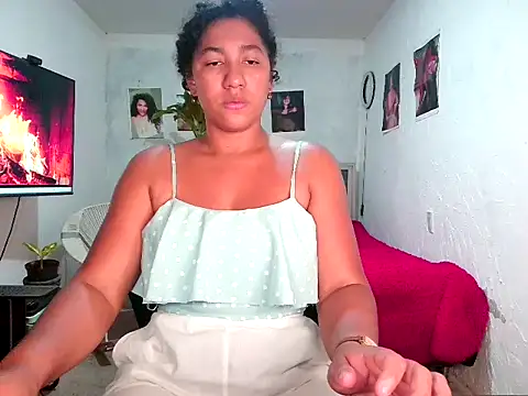 bellacrespalatina online show from April 29, 2026, 7:31 pm