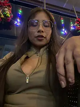 Snapshot of Jade_Zephyra chatting on January 12, 2025, 11:26 pm Jade Zephyra online show from January 12, 2025, 11:26 pm
