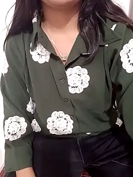 Surbhi Ji online show from November 4, 2025, 5:17 pm