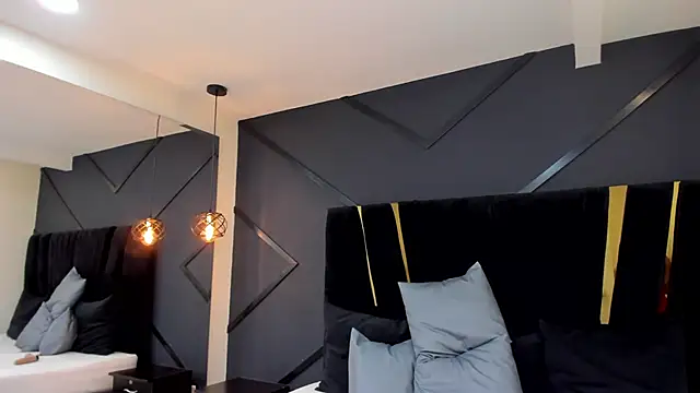 Snapshot of emilie_xx_ chatting on February 14, 2025, 8:37 pm emilie xx online show from February 14, 2025, 8:37 pm
