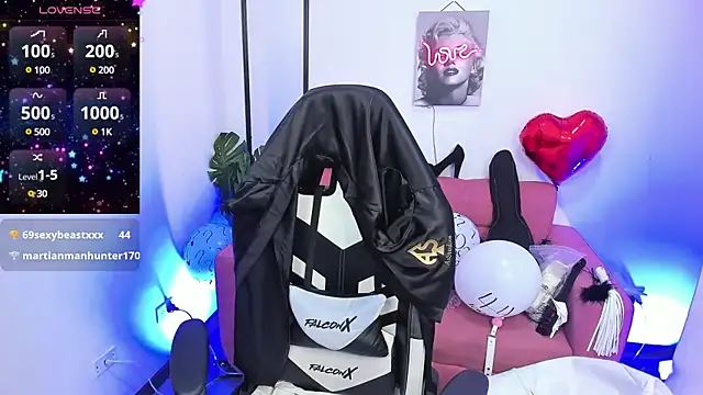 Snapshot of blackberrys_ chatting on February 17, 2025, 11:55 am blackberrys online show from February 17, 2025, 11:55 am