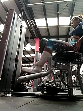 Snapshot of ShelyneMonique chatting on March 22, 2025, 8:15 pm ShelyneMonique online show from March 22, 2025, 8:15 pm