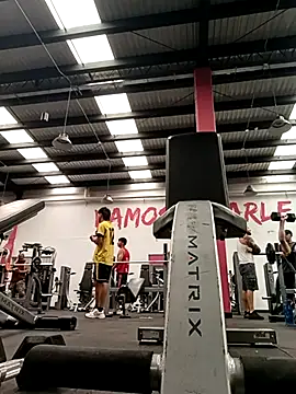 Snapshot of ShelyneMonique chatting on March 21, 2025, 5:23 pm ShelyneMonique online show from March 21, 2025, 5:23 pm