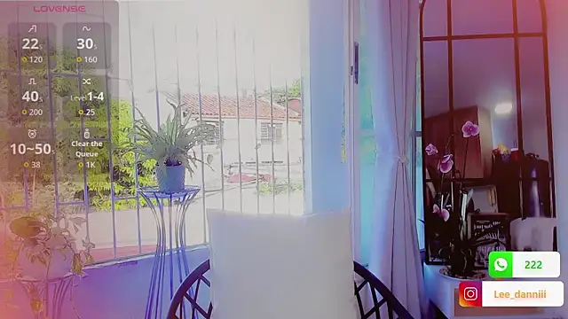 Snapshot of DanniLee_ chatting on February 17, 2026, 9:34 pm DanniLee online show from February 17, 2026, 9:34 pm