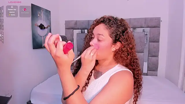 zulyjones online show from October 3, 2025, 12:06 pm