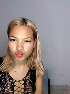 carolanyi online show from February 24, 2025, 11:30 pm