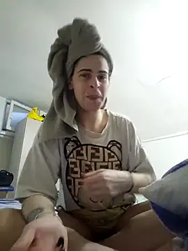 Snapshot of perla97 chatting on February 6, 2026, 4:03 pm perla97 online show from February 6, 2026, 4:03 pm