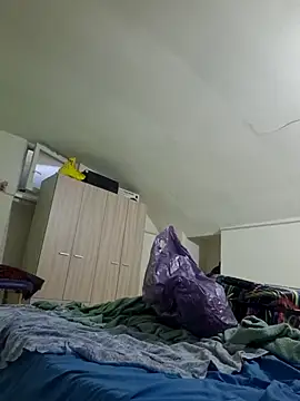 Snapshot of perla97 chatting on February 8, 2026, 2:59 pm perla97 online show from February 8, 2026, 2:59 pm