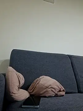 Snapshot of perla97 chatting on February 11, 2026, 1:44 pm perla97 online show from February 11, 2026, 1:44 pm