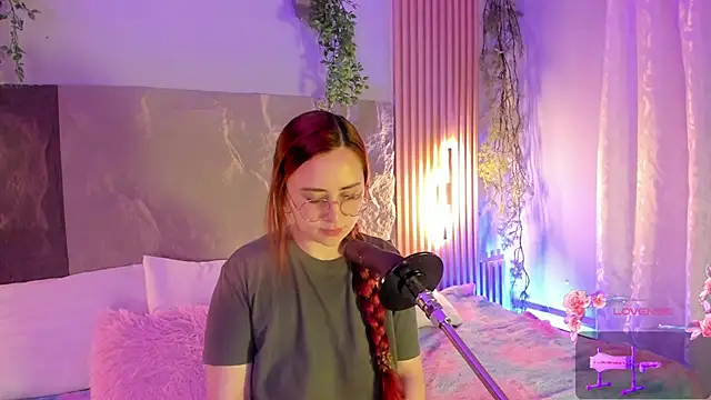 centaurigirl online show from February 7, 2026, 5:04 am