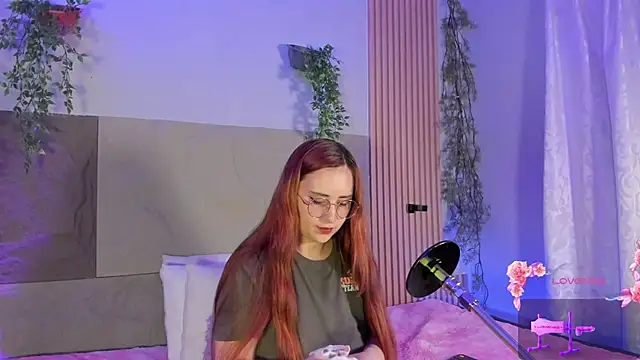 centaurigirl online show from March 4, 2026, 11:56 pm