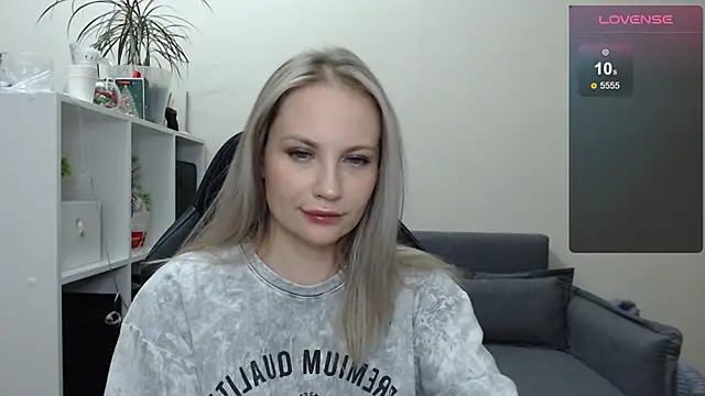 Sunny bunny6 online show from February 7, 2025, 8:10 pm