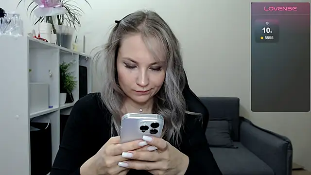 Sunny bunny6 online show from March 19, 2025, 3:41 am