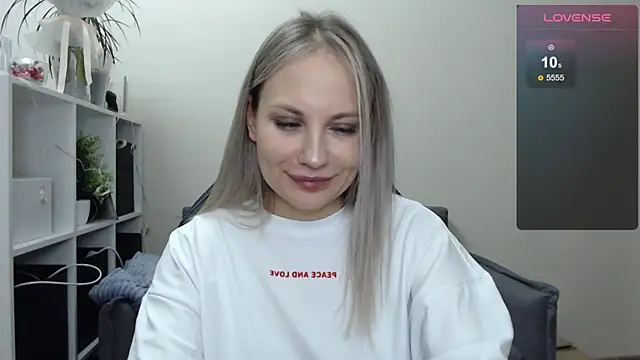 Sunny bunny6 online show from February 18, 2025, 4:03 pm