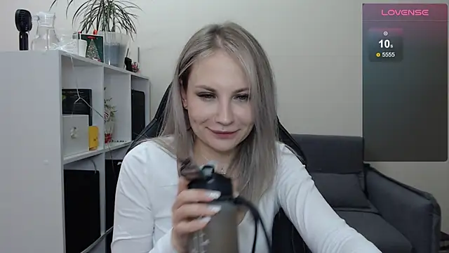 Sunny bunny6 online show from February 12, 2025, 7:34 am