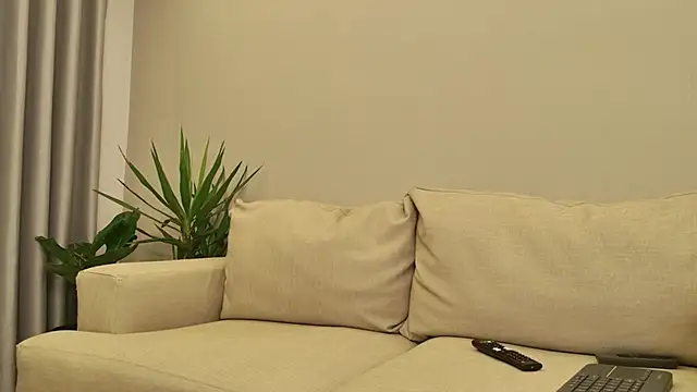 agussaenz online show from June 22, 2026, 11:24 pm