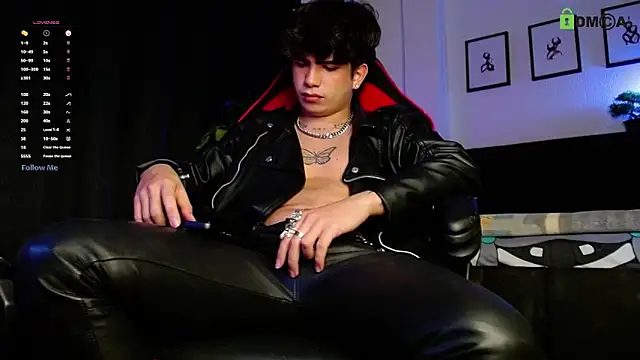 Snapshot of LyleBennett_ chatting on February 21, 2026, 10:01 pm LyleBennett online show from February 21, 2026, 10:01 pm