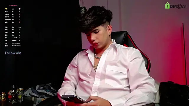 Snapshot of LyleBennett_ chatting on October 31, 2025, 11:18 am LyleBennett online show from October 31, 2025, 11:18 am