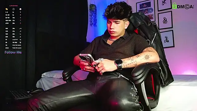 Snapshot of LyleBennett_ chatting on January 10, 2026, 11:49 am LyleBennett online show from January 10, 2026, 11:49 am