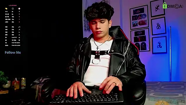 Snapshot of LyleBennett_ chatting on November 14, 2025, 11:47 am LyleBennett online show from November 14, 2025, 11:47 am