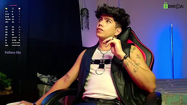 Snapshot of LyleBennett_ chatting on November 5, 2025, 11:57 am LyleBennett online show from November 5, 2025, 11:57 am