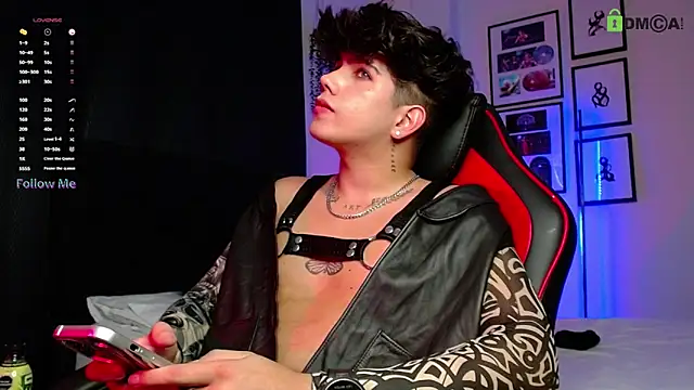 Snapshot of LyleBennett_ chatting on December 4, 2025, 12:15 pm LyleBennett online show from December 4, 2025, 12:15 pm