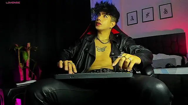 LyleBennett  online show from July 24, 2026, 12:01 pm