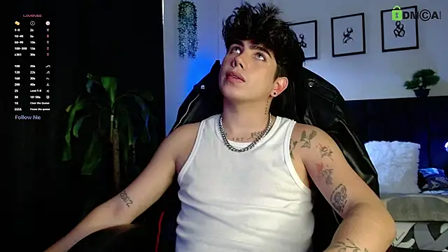 Snapshot of LyleBennett_ chatting on February 19, 2026, 9:45 pm LyleBennett online show from February 19, 2026, 9:45 pm