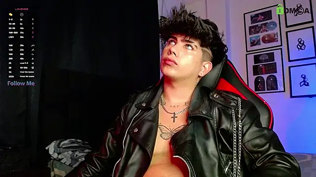 Snapshot of LyleBennett_ chatting on November 19, 2025, 10:48 am LyleBennett online show from November 19, 2025, 10:48 am