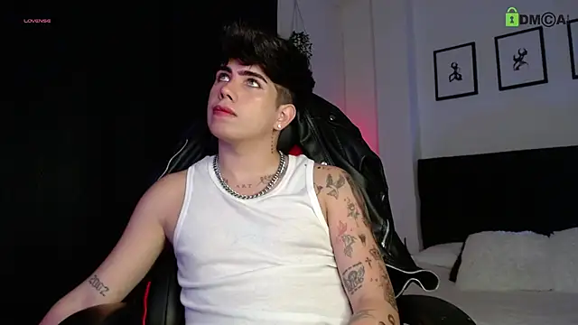 LyleBennett  online show from March 6, 2026, 10:54 am