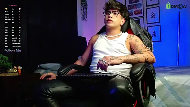 Snapshot of LyleBennett_ chatting on December 21, 2025, 10:50 am LyleBennett online show from December 21, 2025, 10:50 am