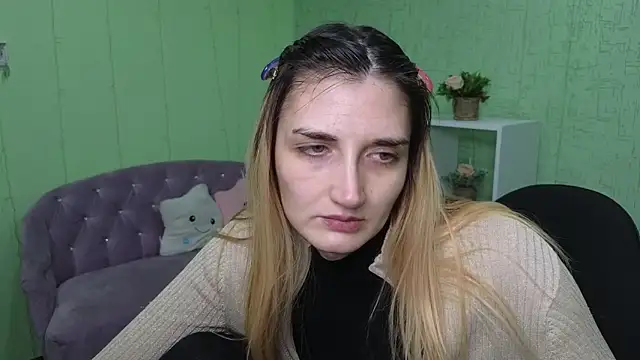 Nika Kitten online show from December 18, 2025, 10:41 am