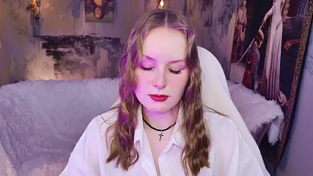 VivienLeeigh online show from March 7, 2026, 5:14 am