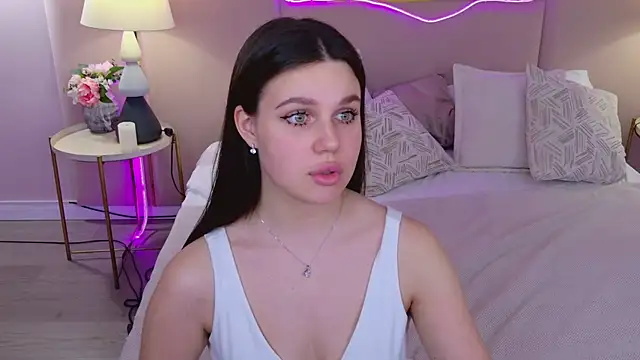 RihannaRose online show from March 16, 2025, 5:07 pm