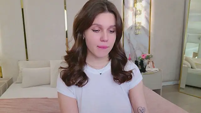 Snapshot of RihannaRose chatting on March 25, 2026, 5:23 pm RihannaRose online show from March 25, 2026, 5:23 pm