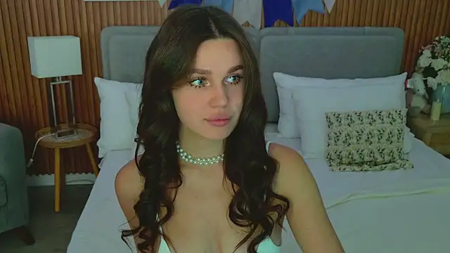 RihannaRose online show from September 22, 2025, 5:19 pm