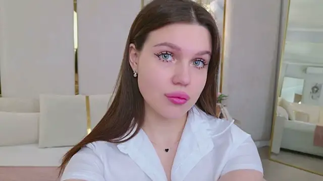 Snapshot of RihannaRose chatting on March 24, 2026, 4:51 pm RihannaRose online show from March 24, 2026, 4:51 pm