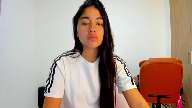 AriaMontgomery online show from April 15, 2026, 4:18 am