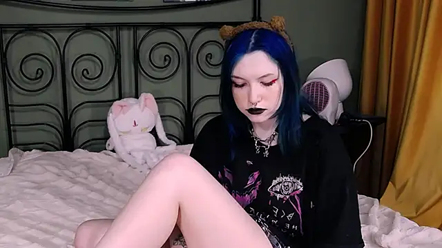Snapshot of BlackyTea chatting on January 5, 2025, 7:07 pm BlackyTea online show from January 5, 2025, 7:07 pm